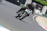 Vintage-motorcycle-club;eventdigitalimages;mallory-park;mallory-park-trackday-photographs;no-limits-trackdays;peter-wileman-photography;trackday-digital-images;trackday-photos;vmcc-festival-1000-bikes-photographs
